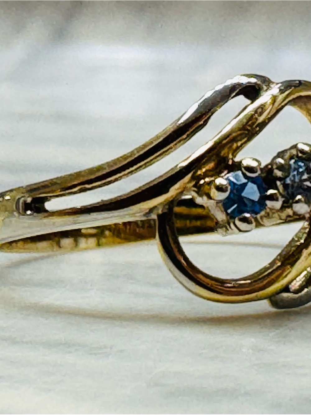 Gold Three-Stone Birthstone sample Ring with Red, Gray, and Blue Stones size 6 - Picture 6 of 14